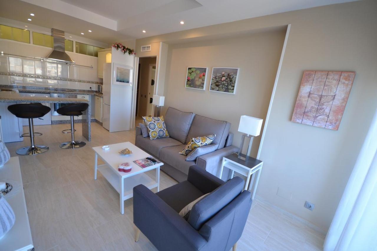 Fuengirola. Bonito Apartamento En Paseo Maritimo. Espectaculares Vistas Al Mar. Primera Linea Dış mekan fotoğraf